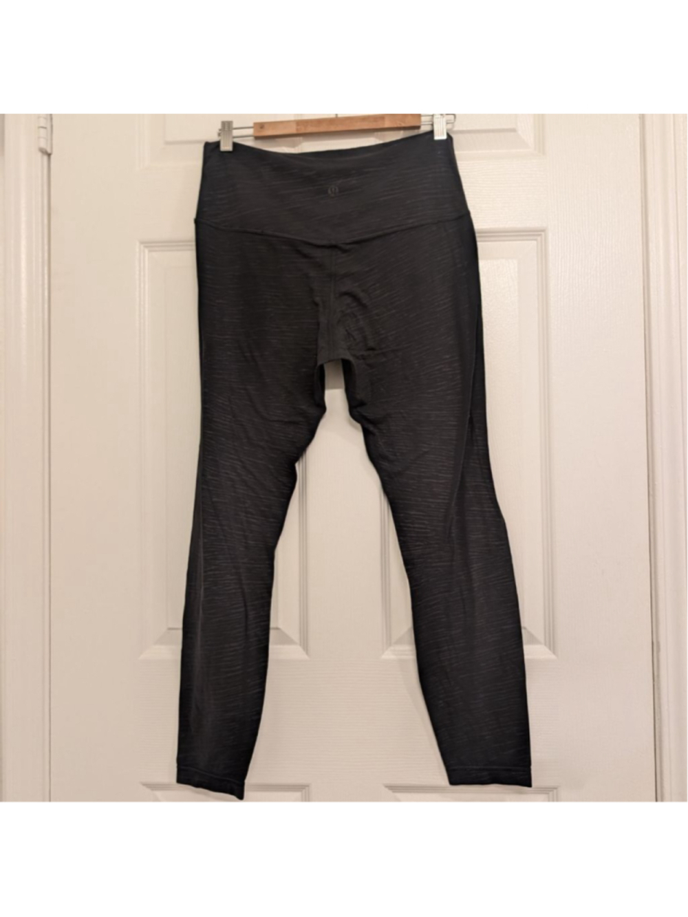 Women's Lululemon Athletica Black Patterned high rise Leggings size 8/10